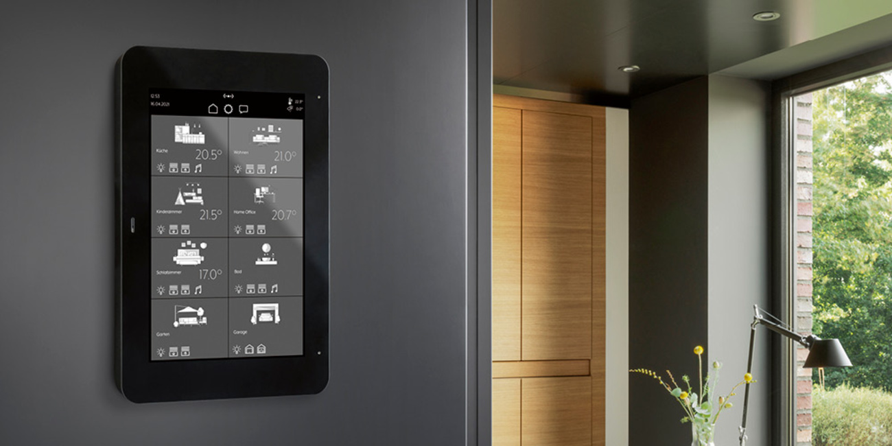 JUNG Smart Panel 8 bei Neuwirdt-Elektrotechnik GmbH in Dornburg-Thalheim