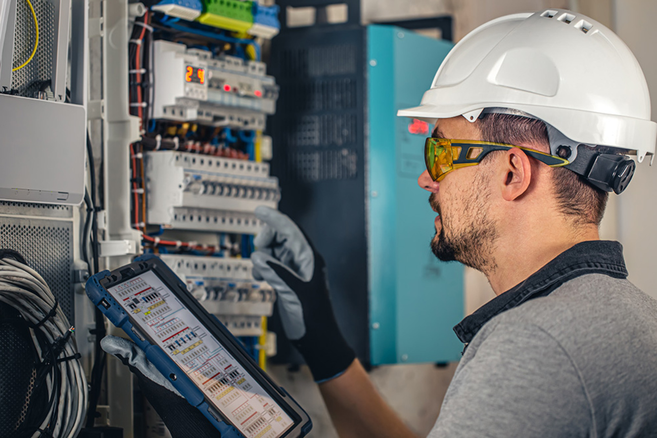 Industrie und Gewerbe bei Neuwirdt-Elektrotechnik GmbH in Dornburg-Thalheim