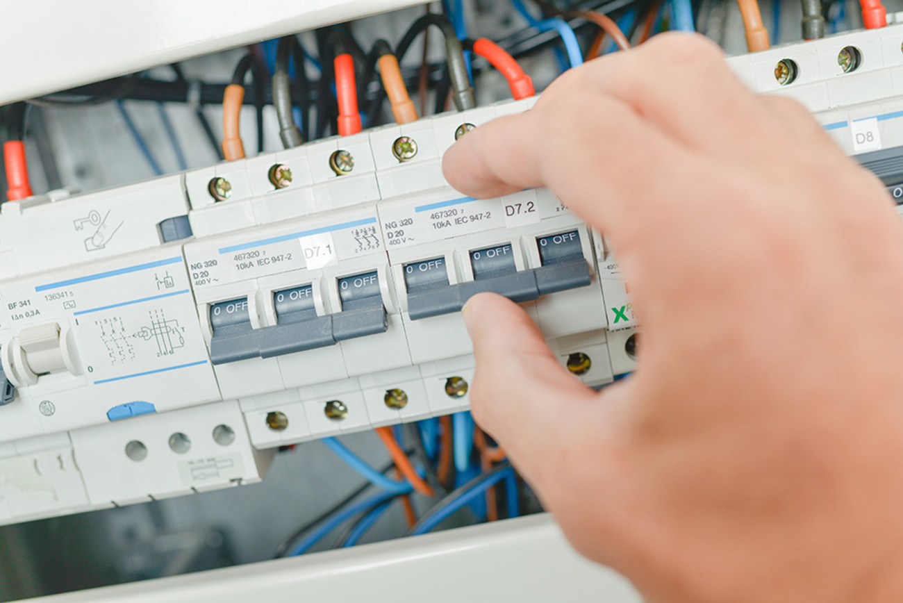 Elektro­installation bei Neuwirdt-Elektrotechnik GmbH in Dornburg-Thalheim