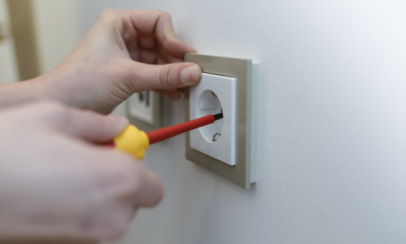 Elektro­installation bei Neuwirdt-Elektrotechnik GmbH in Dornburg-Thalheim